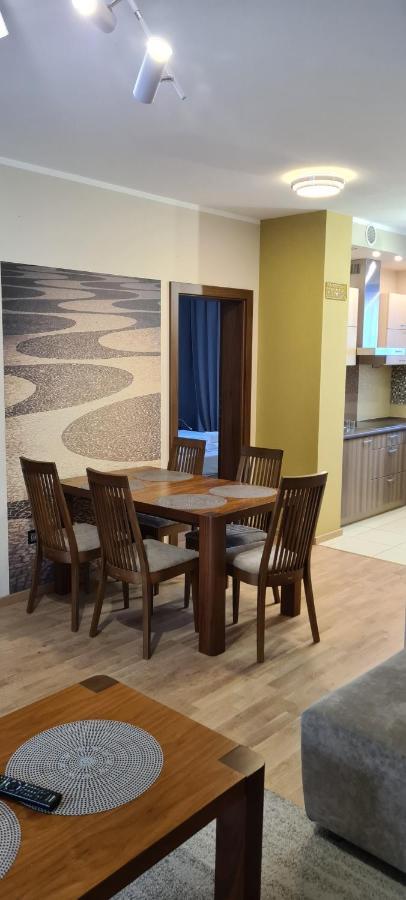 Park 1 Apartment *